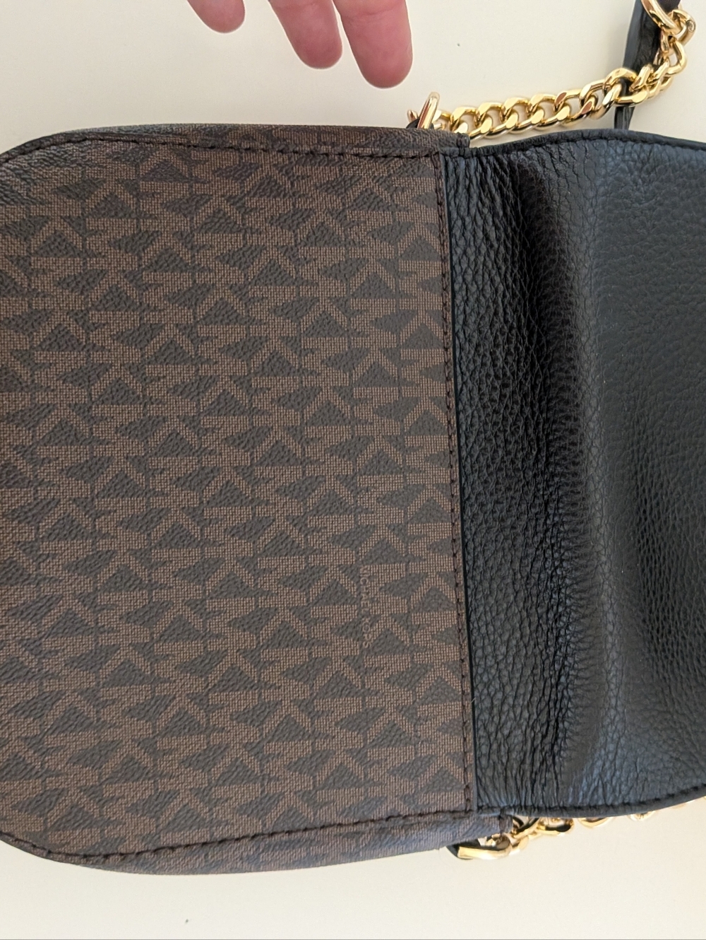 Michael Kors Signature Coated Canvas leather crossbody bag - Picture 4 of 6